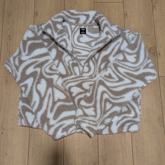 ARDENE Cozy Sherpa Swirl Latte Print Sweatshirt Women Size M - Picture 3 of 5